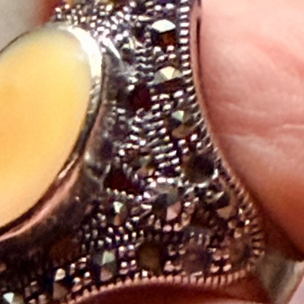 Vintage Mother of‎ Pearl & Marcasite Sterling Silver Ring size 8.5